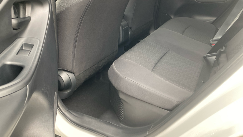 Toyota Yaris Cross 1.5 Hybrid Design 5dr CVT Hybrid Estate